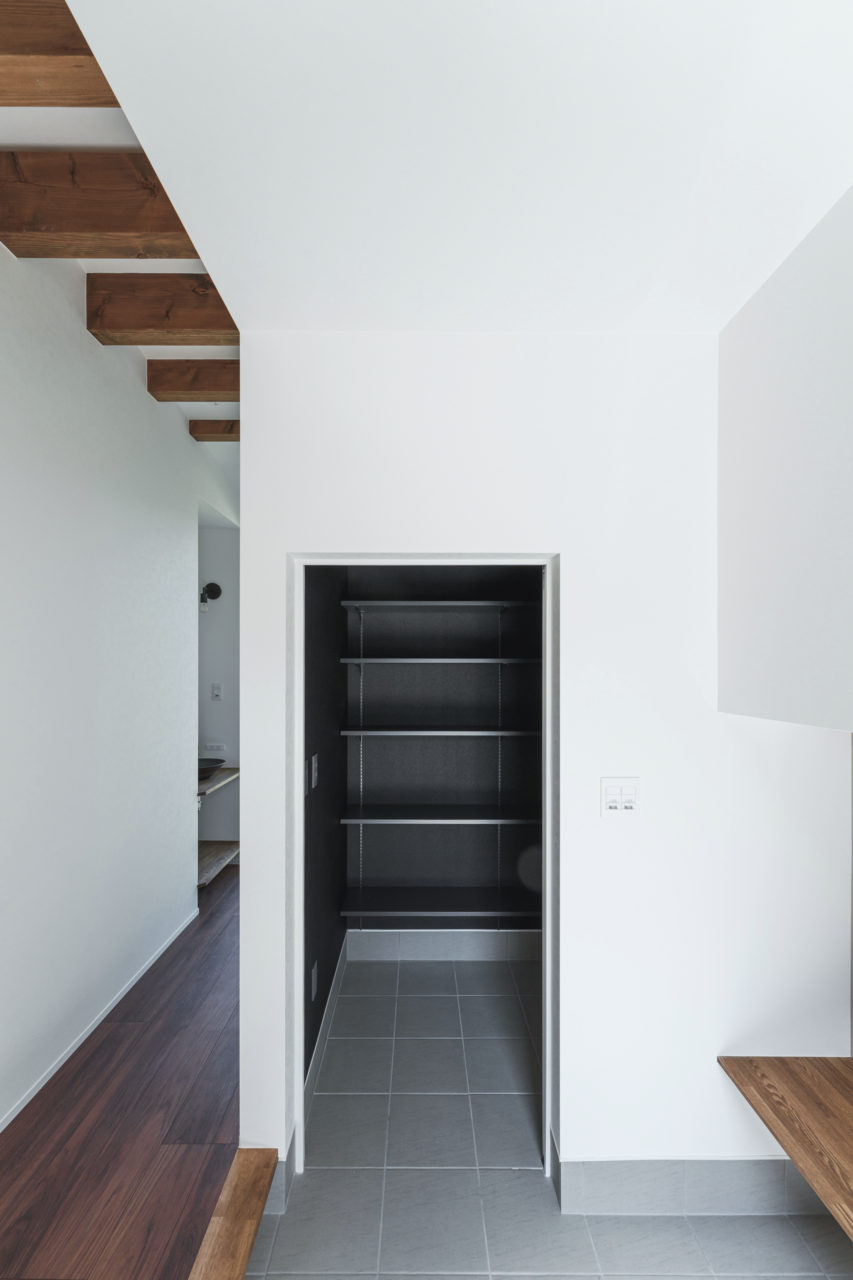 玄関にも工夫を　植田