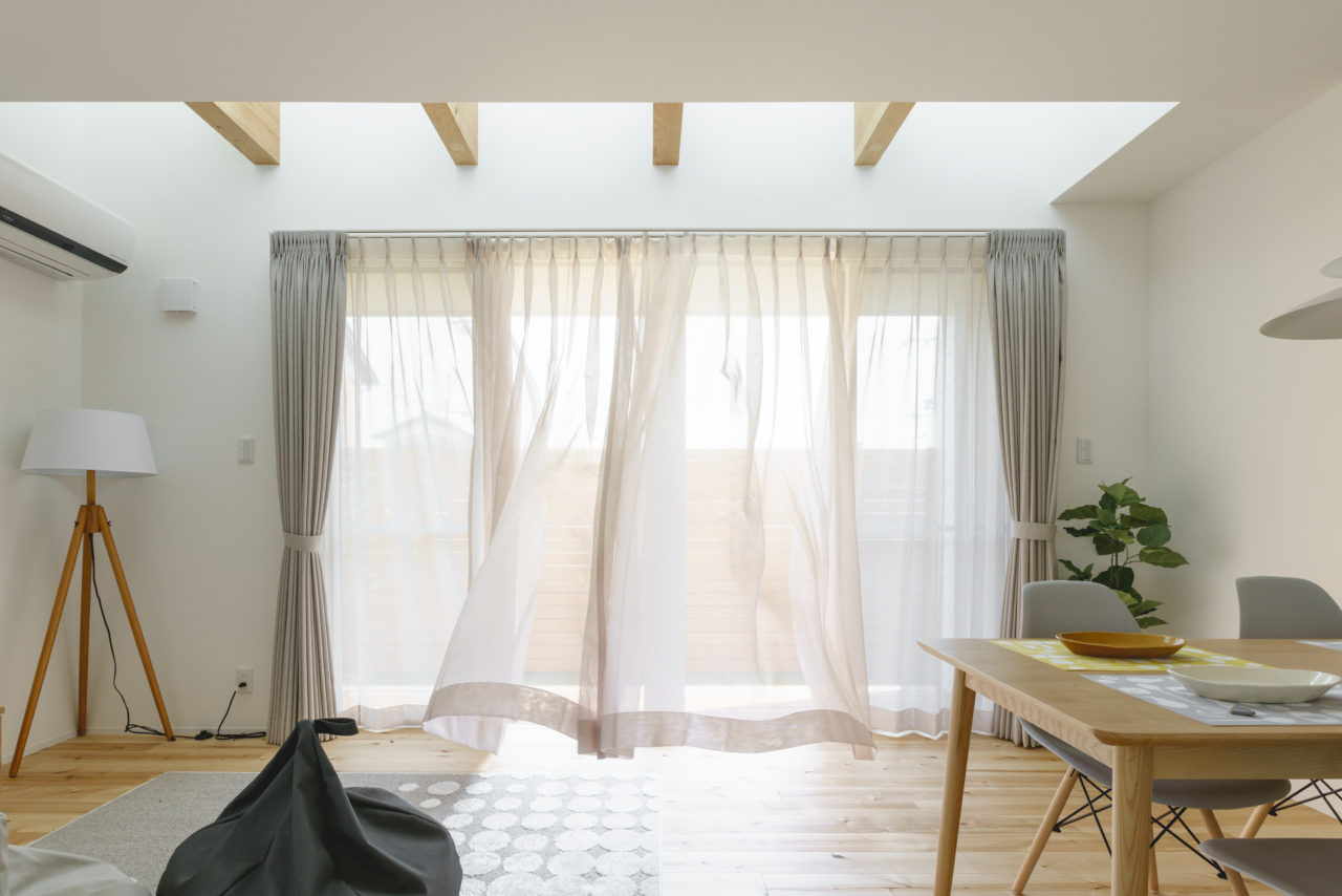 カーテン選び　凌